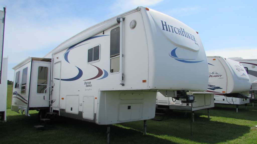 2006 Nuwa HitchHiker Discover America 35 CKQG Luxury Suite