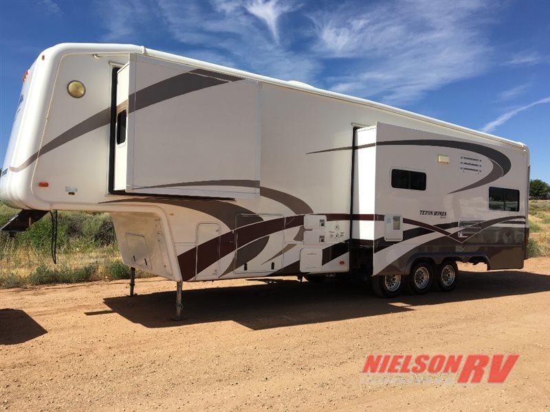 2005 Teton Grand Laramie 36'