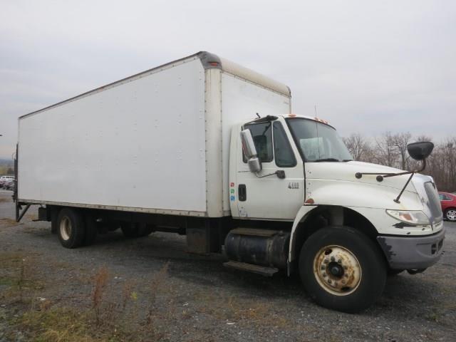 2006 International Durastar 4400  Box Truck - Straight Truck