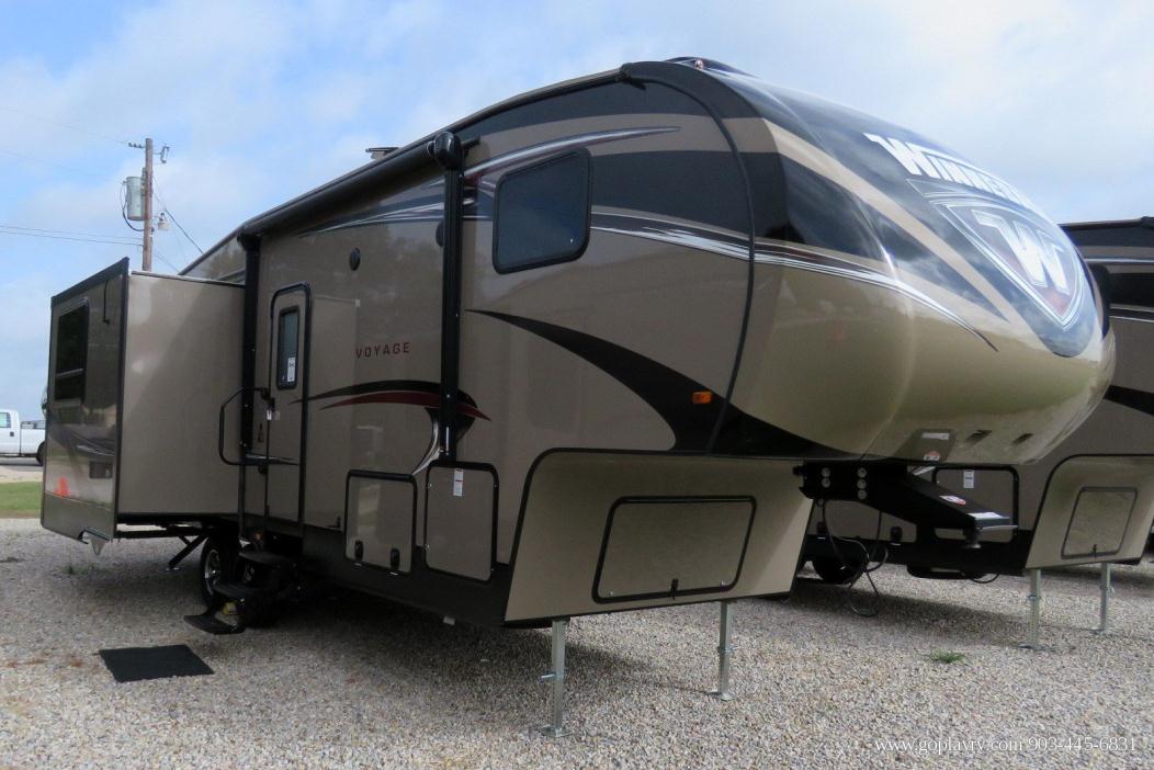 2017 Winnebago Voyage 28SGS