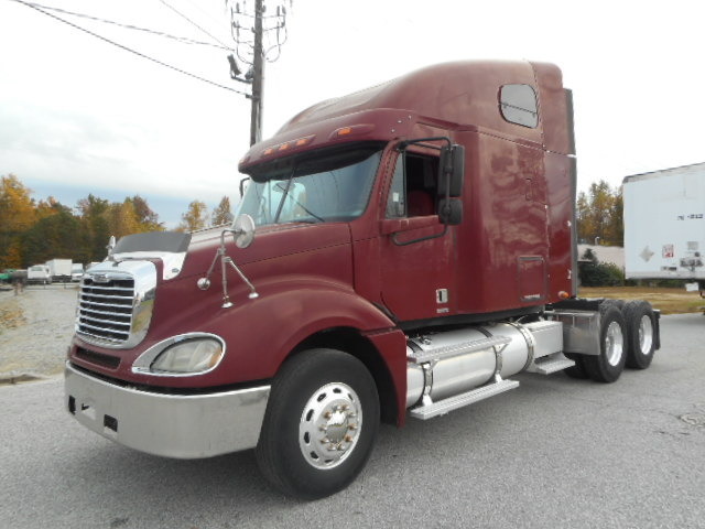 2007 Freightliner Columbia Cl12064st  Conventional - Sleeper Truck