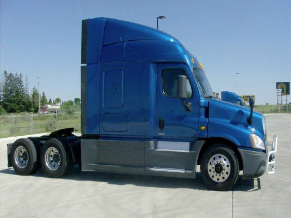 2014 Freightliner Ca125  Conventional - Day Cab