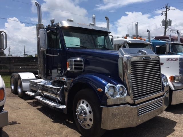 2006 Freightliner Coronado 132  Conventional - Day Cab