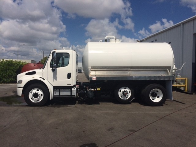 2007 Freightliner Business Class M2  Septic