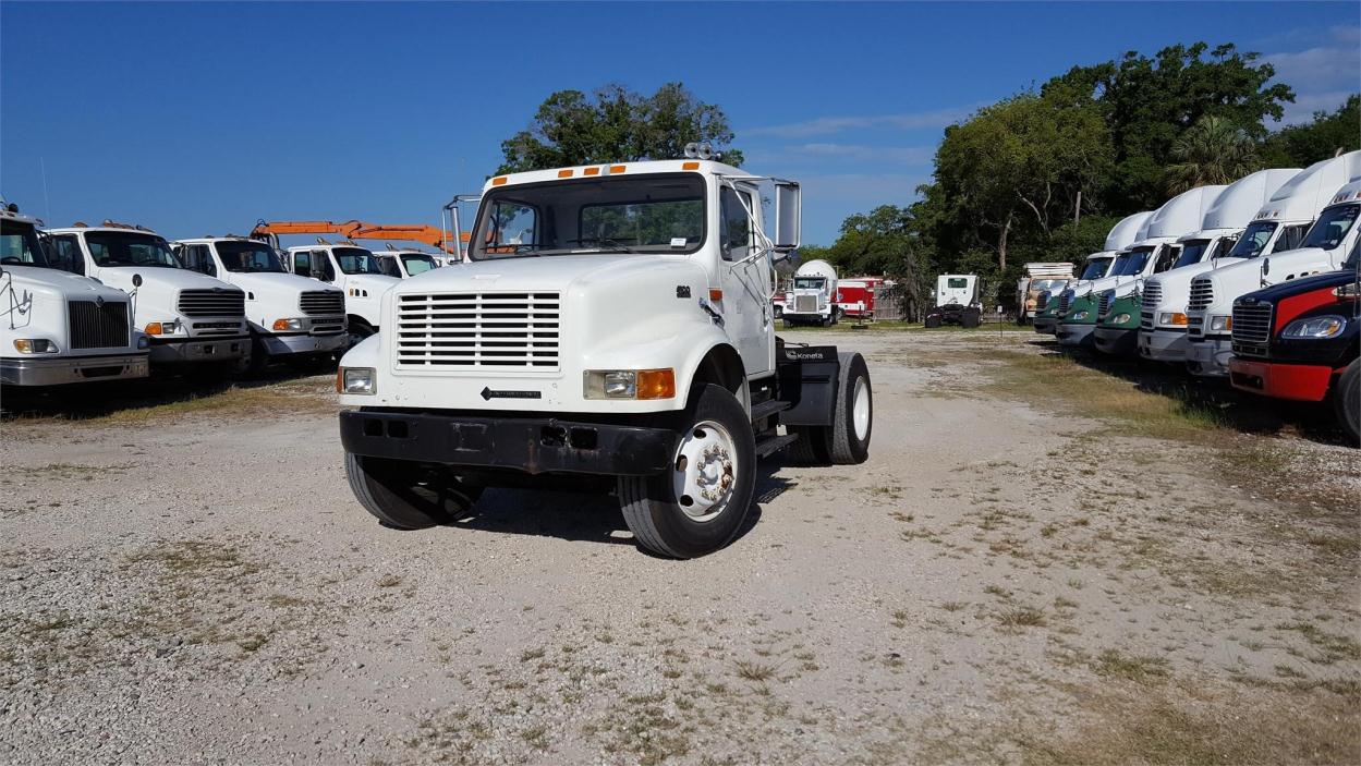 1999 International 4900  Conventional - Day Cab