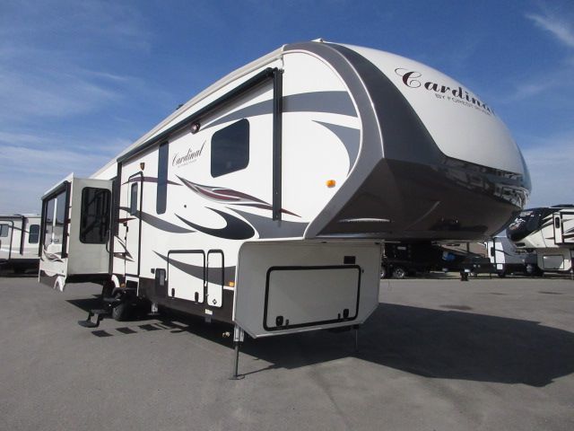 2017 Forest River CARDINAL 3455RL 6 POINT HYDRAULIC AUTO L