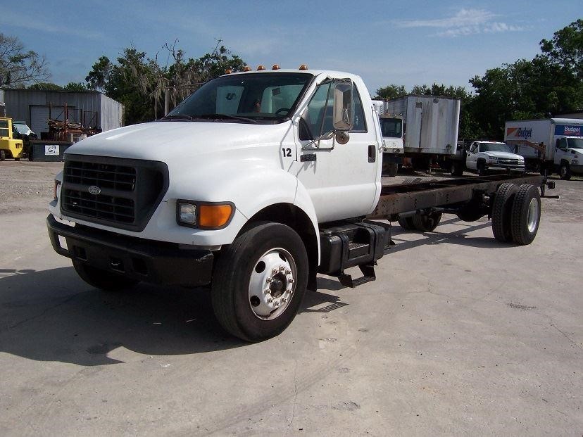 2000 Ford F650  Cab Chassis