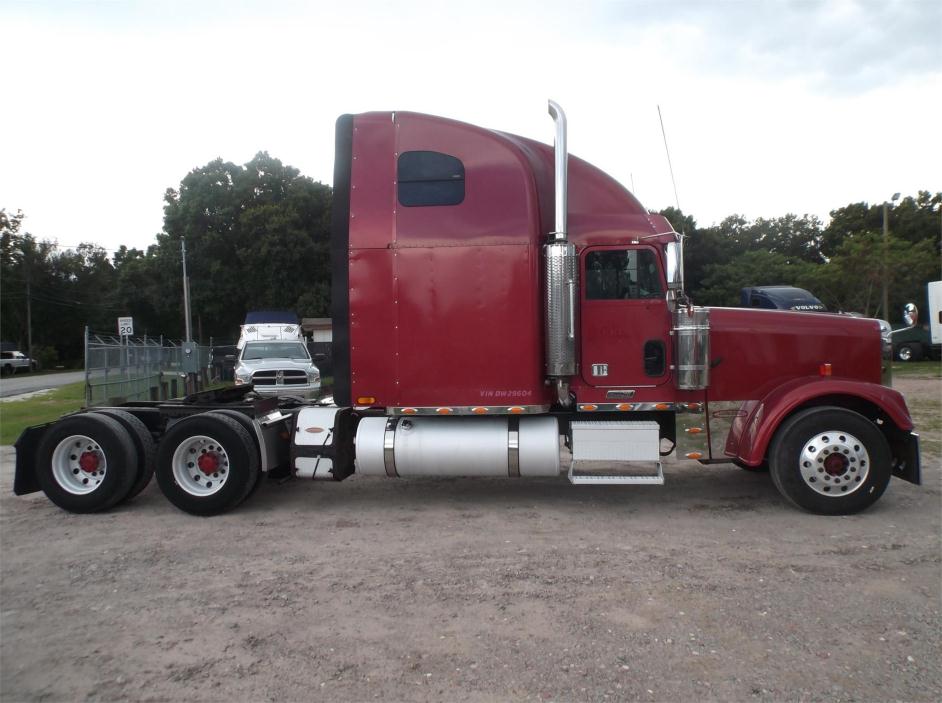 2006 Freightliner Fld132 Classic Xl  Conventional - Sleeper Truck