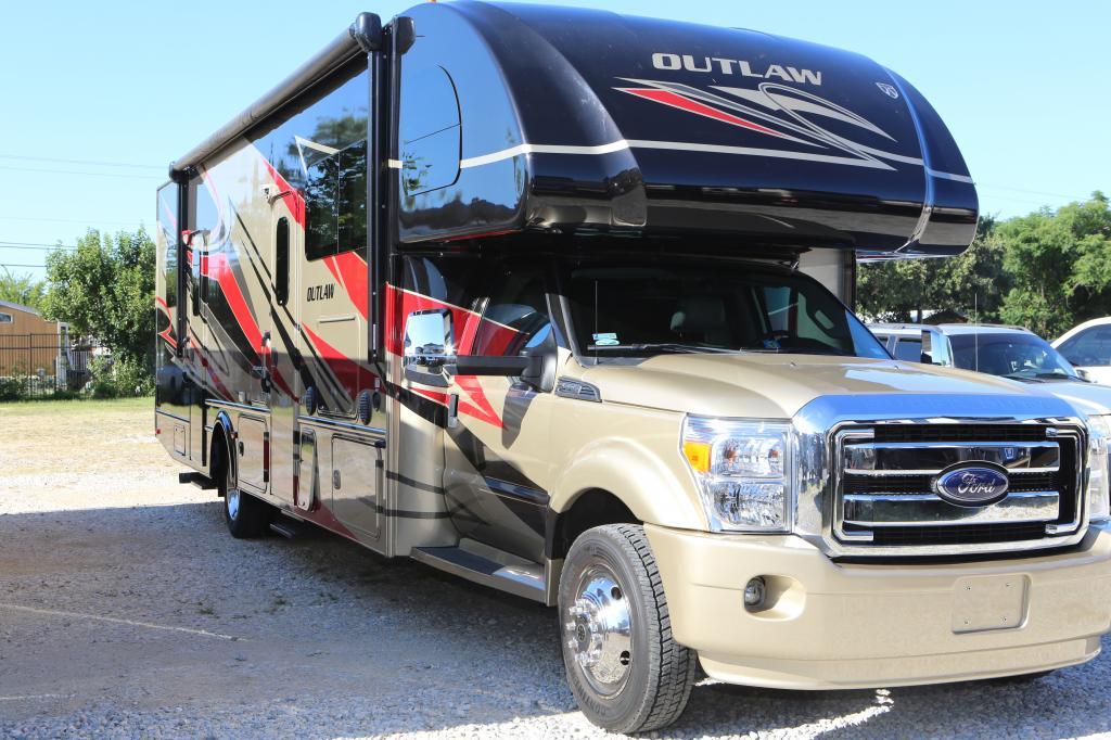 2015 Thor Motor Coach Outlaw 35SG