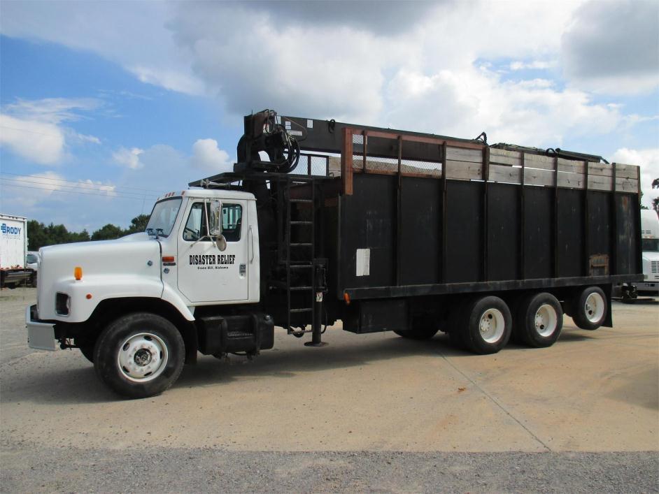 1999 International 2674  Grapple Truck