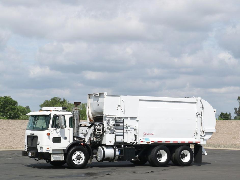 2009 Autocar Xpeditor  Garbage Truck