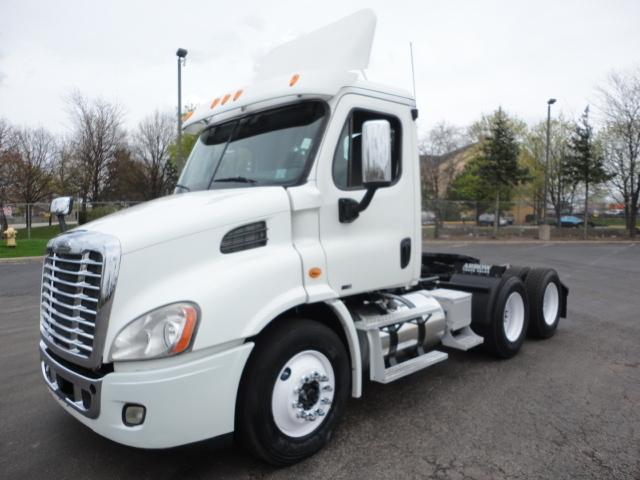 2011 Freightliner Cascadia  Conventional - Day Cab