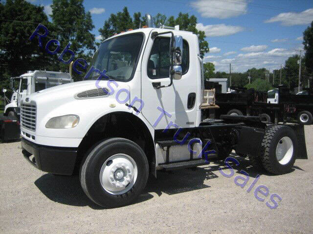 2007 Freightliner M2 106  Conventional - Day Cab