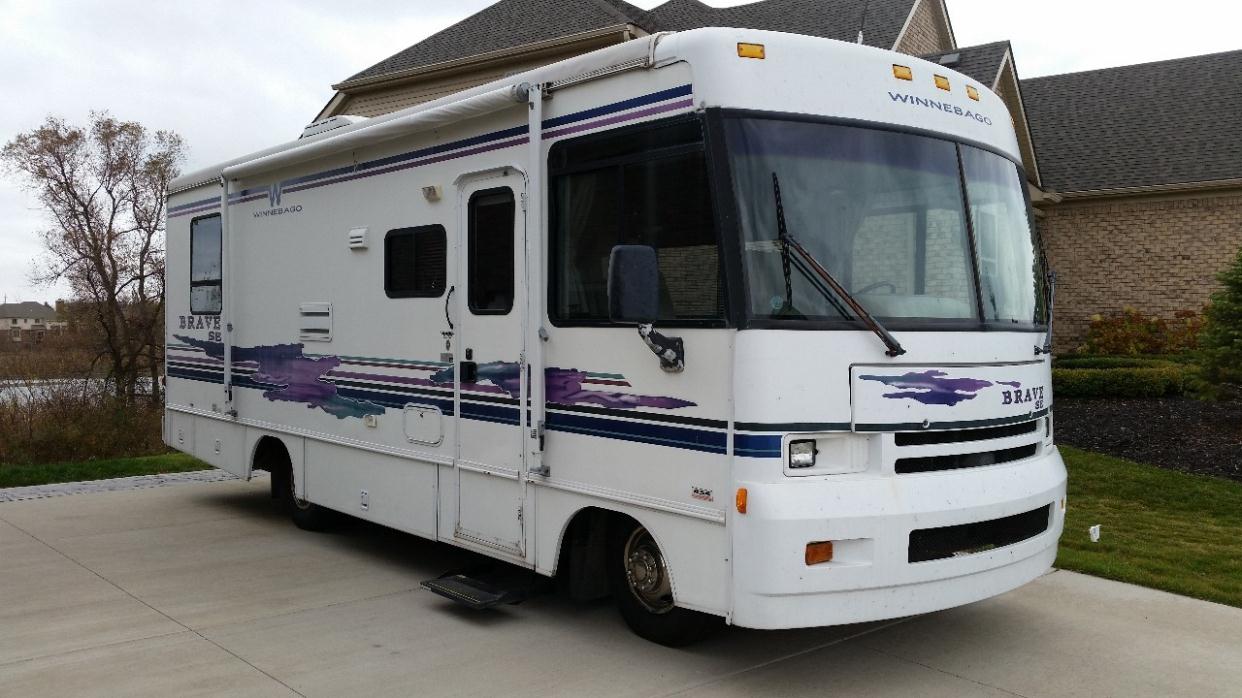 1998 Winnebago Brave 26A