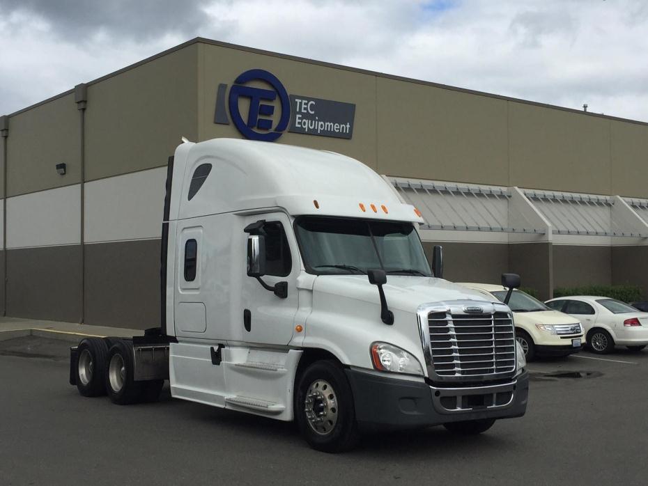 2014 Freightliner Cascadia 125  Cab Chassis