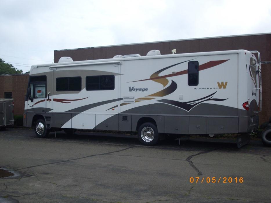 2007 Winnebago Voyage 35A