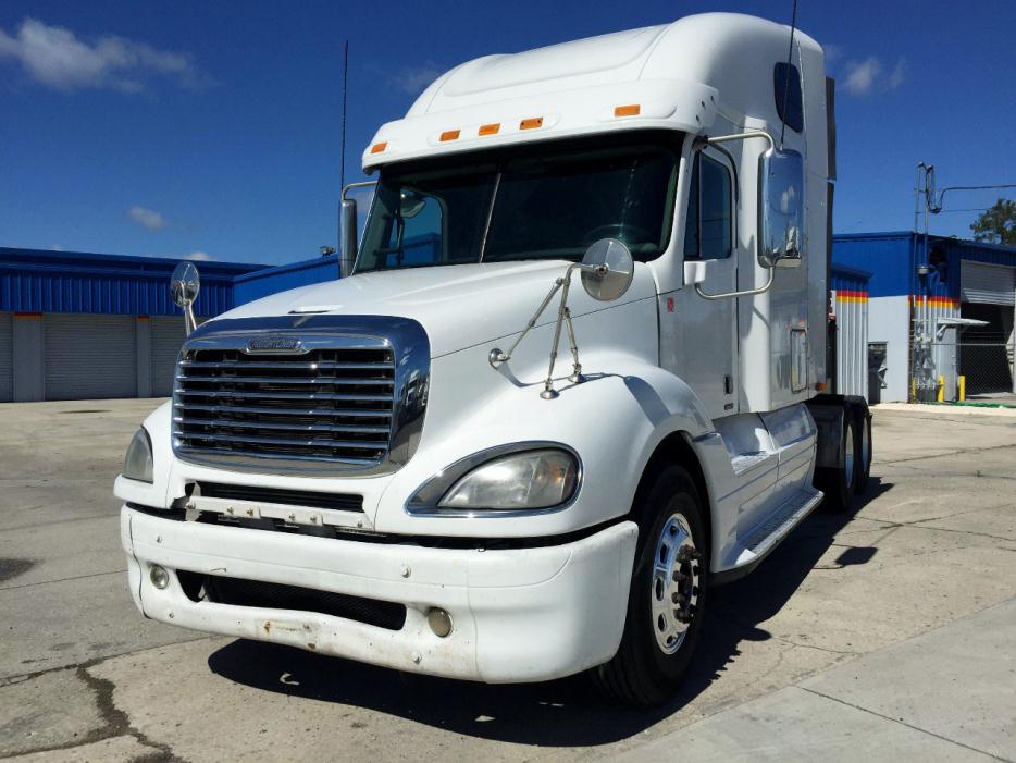 2008 Freightliner Columbia Cl12064st  Conventional - Sleeper Truck