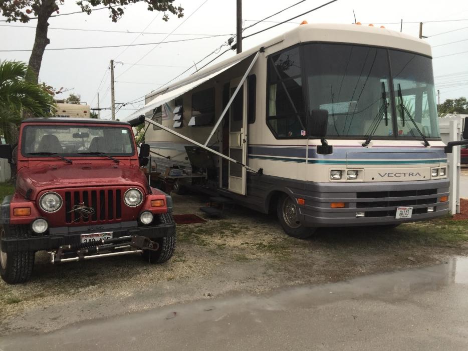 1995 Winnebago Vectra 34