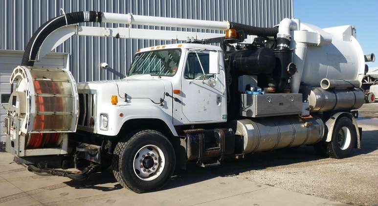 2002 Vactor 2110 Combination Sewer Cleaner - Pd  Tanker Trailer