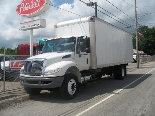 2010 International 4400  Conventional - Day Cab