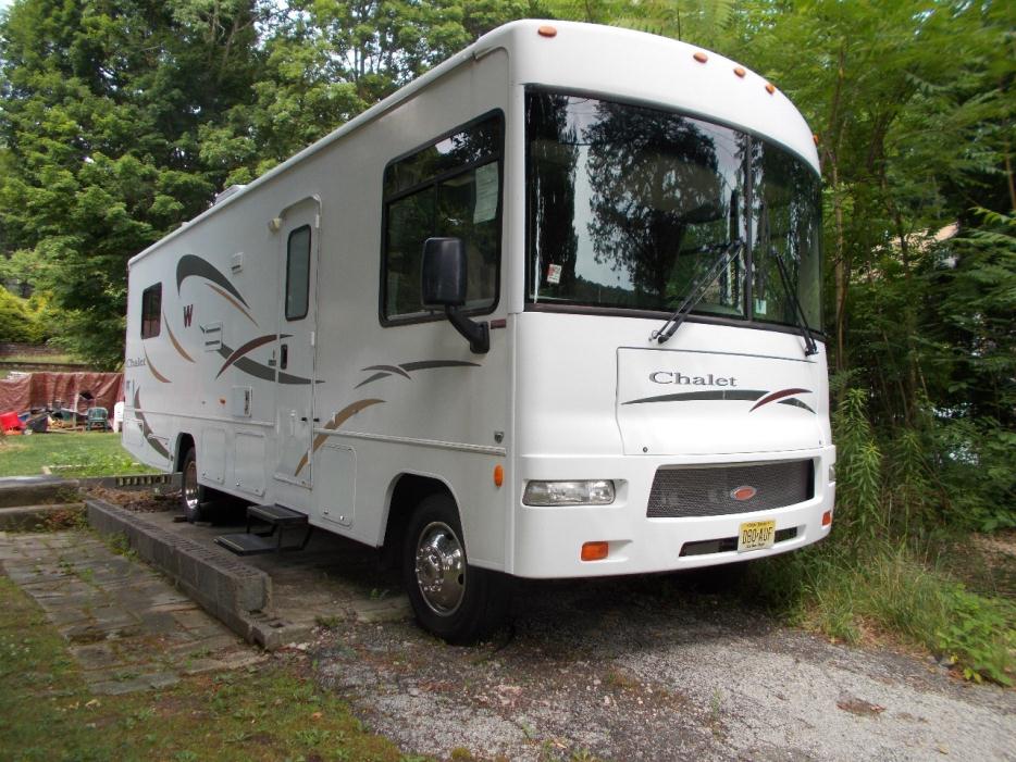 2009 Winnebago Chalet 30BR