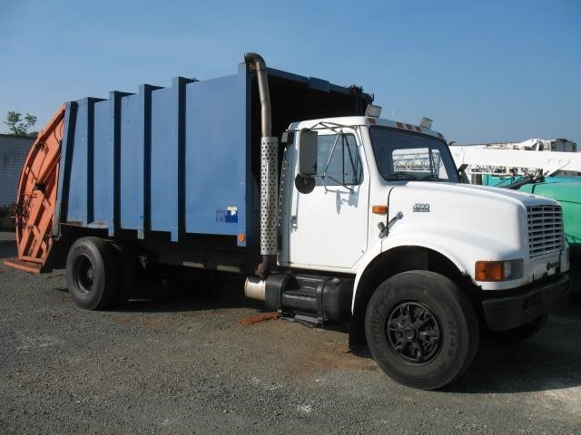 1998 International 4900  Garbage Truck