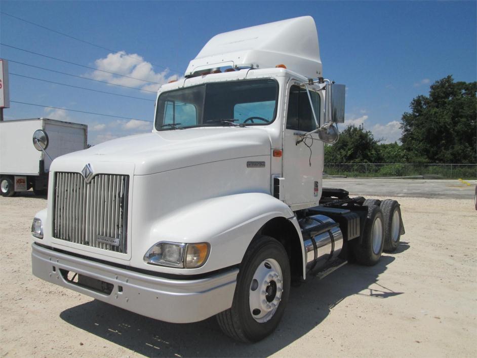 2000 International 9100  Conventional - Day Cab