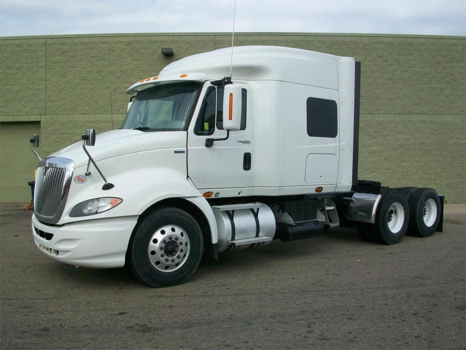2011 International Prostar  Conventional - Sleeper Truck