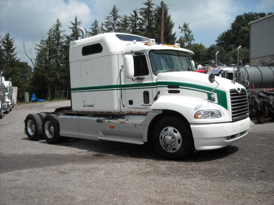 2001 Mack Cx613  Conventional - Sleeper Truck