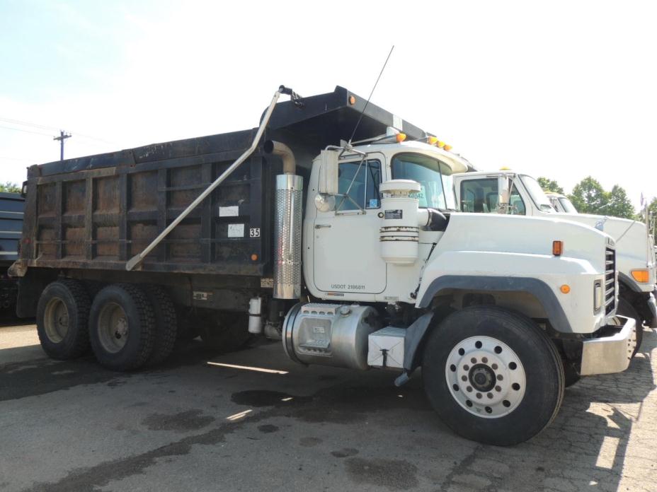 2000 Mack Rd690s  Dump Truck