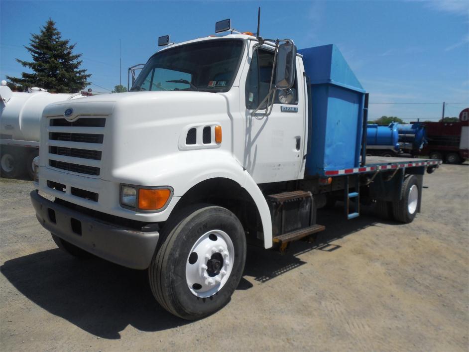 1997 Ford Ln8000  Flatbed Truck