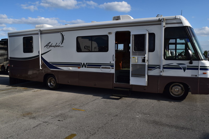 1997 Winnebago Adventurer 34WA