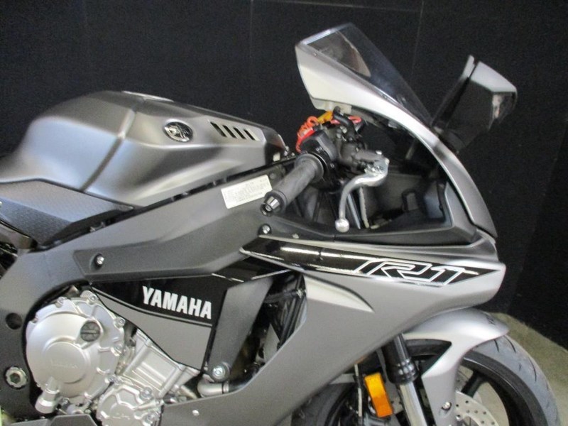 2016 Yamaha YZF-R1S
