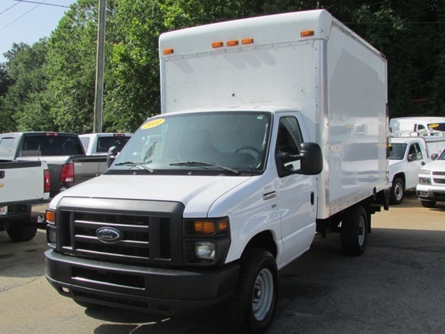 2011 Ford E-350 Box Truck  Cab Chassis
