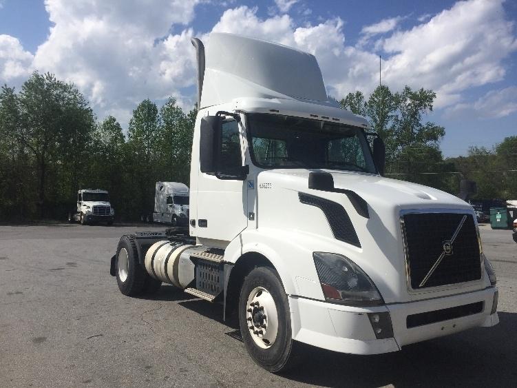 2012 Volvo Vnl  Conventional - Day Cab