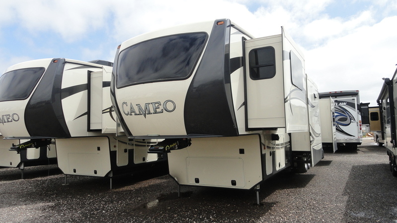 2017 Crossroads Rv Cameo CM38FL