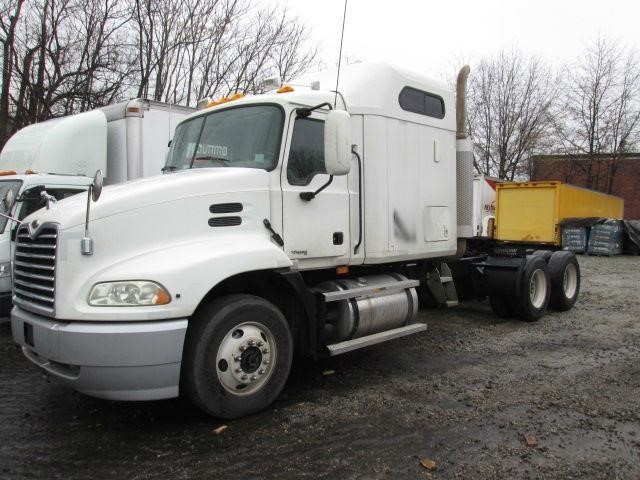 2007 Mack Vision  Conventional - Sleeper Truck