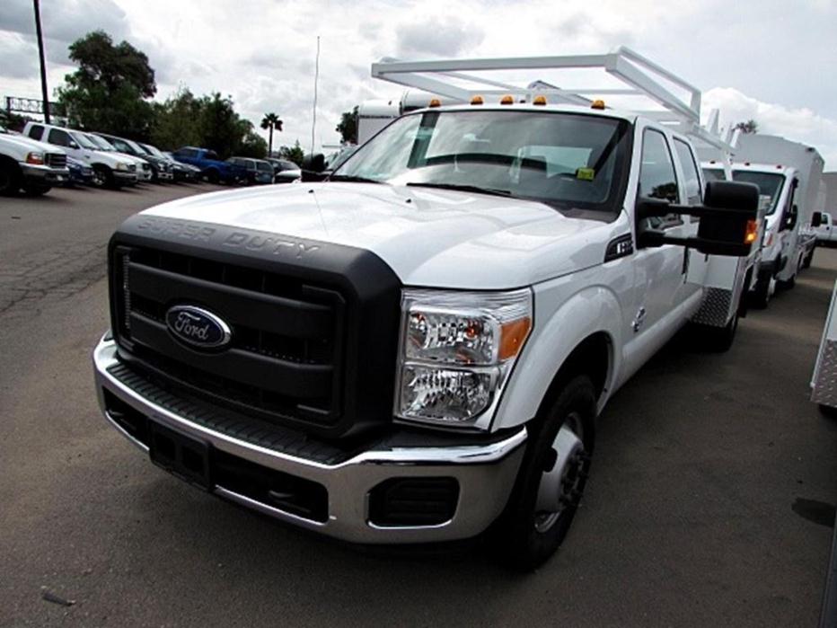 2015 Ford Super Duty F-350  Contractor Truck