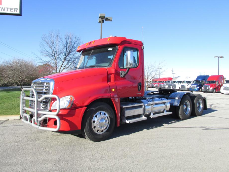 2010 Freightliner Ca125  Conventional - Day Cab