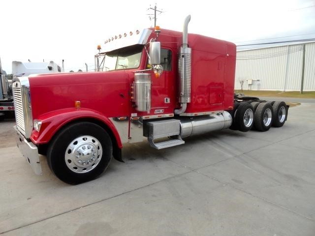 2000 Freightliner Fld132 Classic Xl  Conventional - Sleeper Truck