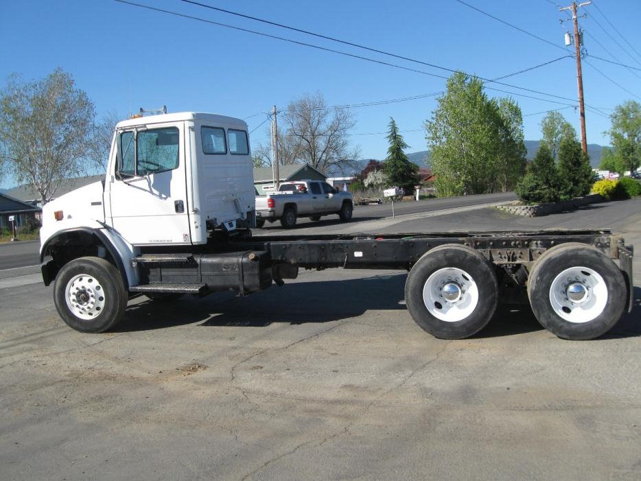 2002 Freightliner Fl80  Cab Chassis