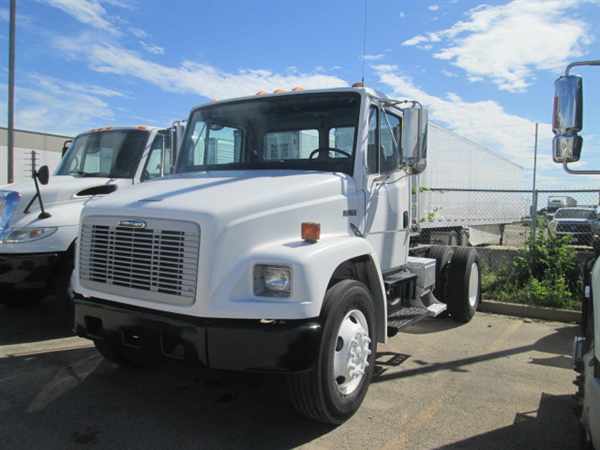 2001 Freightliner Fl70  Conventional - Day Cab