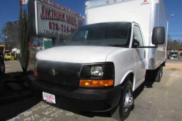 2009 Chevrolet Express Box Truck  Cab Chassis