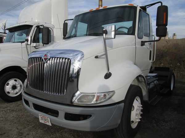 2008 International 8600  Conventional - Day Cab