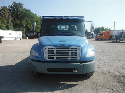 2007 Freightliner Business Class M2  Flatbed Truck