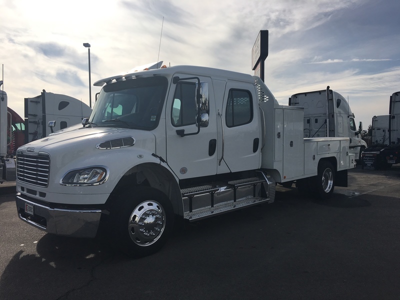 2016 Freightliner M2-106  Conventional - Day Cab