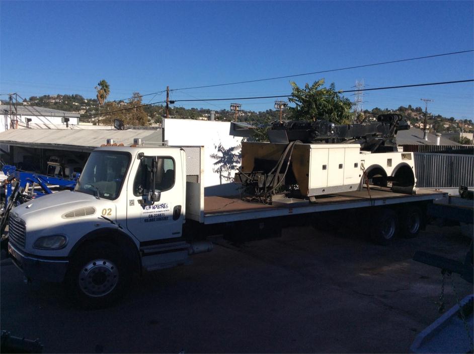 2006 Freightliner Columbia 112  Rollback Tow Truck
