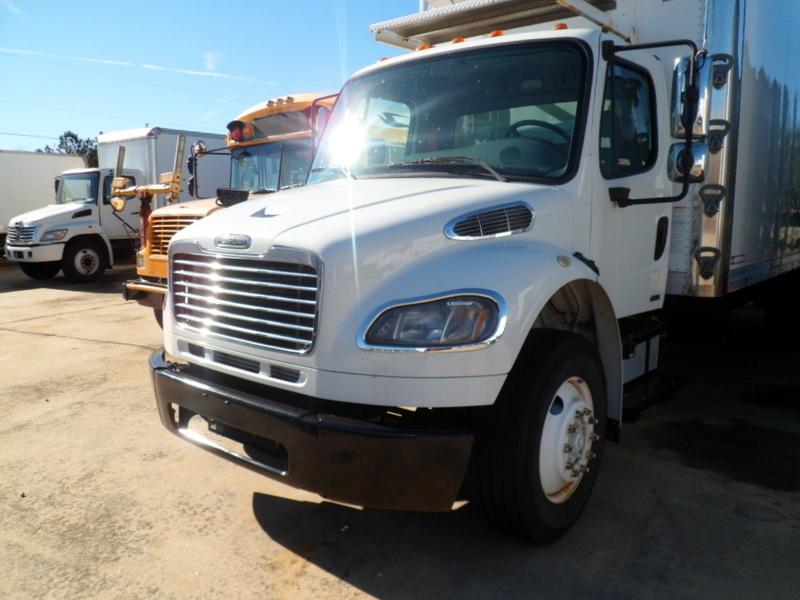 2009 Freightliner Business Class M2 106  Cab Chassis