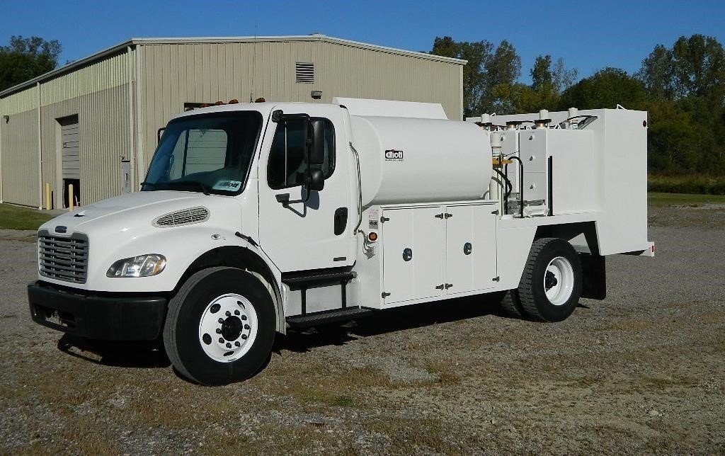 2007 Freightliner Business Class M2 106  Fuel Truck - Lube Truck