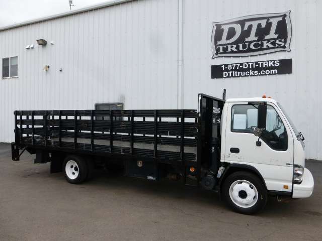 2006 Chevrolet W5500  Flatbed Truck